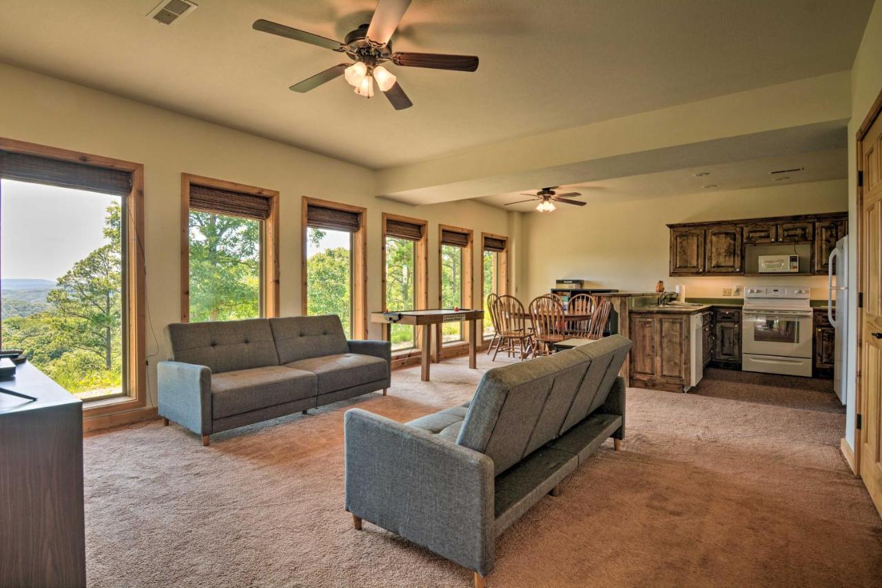Spacious Log Cabin With Fire Pit And Game Room! ユリーカ・スプリングス エクステリア 写真